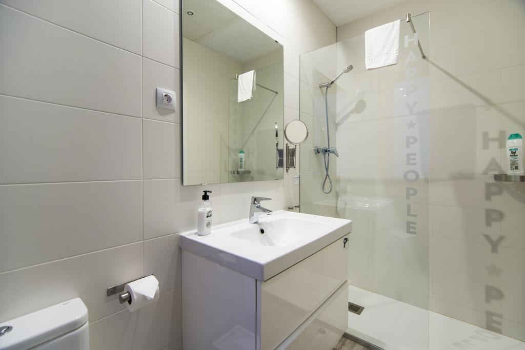 ברצלונה Happy People Sagrada Familia Apartments מראה חיצוני תמונה